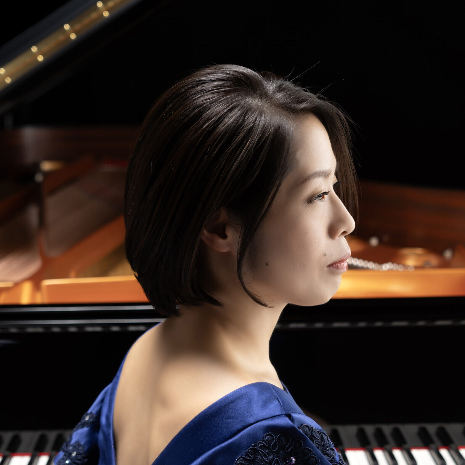 戦争ソナタ 全3曲》上原彩子 ピアノ・リサイタル | 神奈川芸術協会